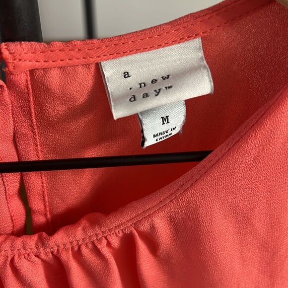 A New Day Size M Dressy-Like Blouse Tank Top - Picture 2 of 4